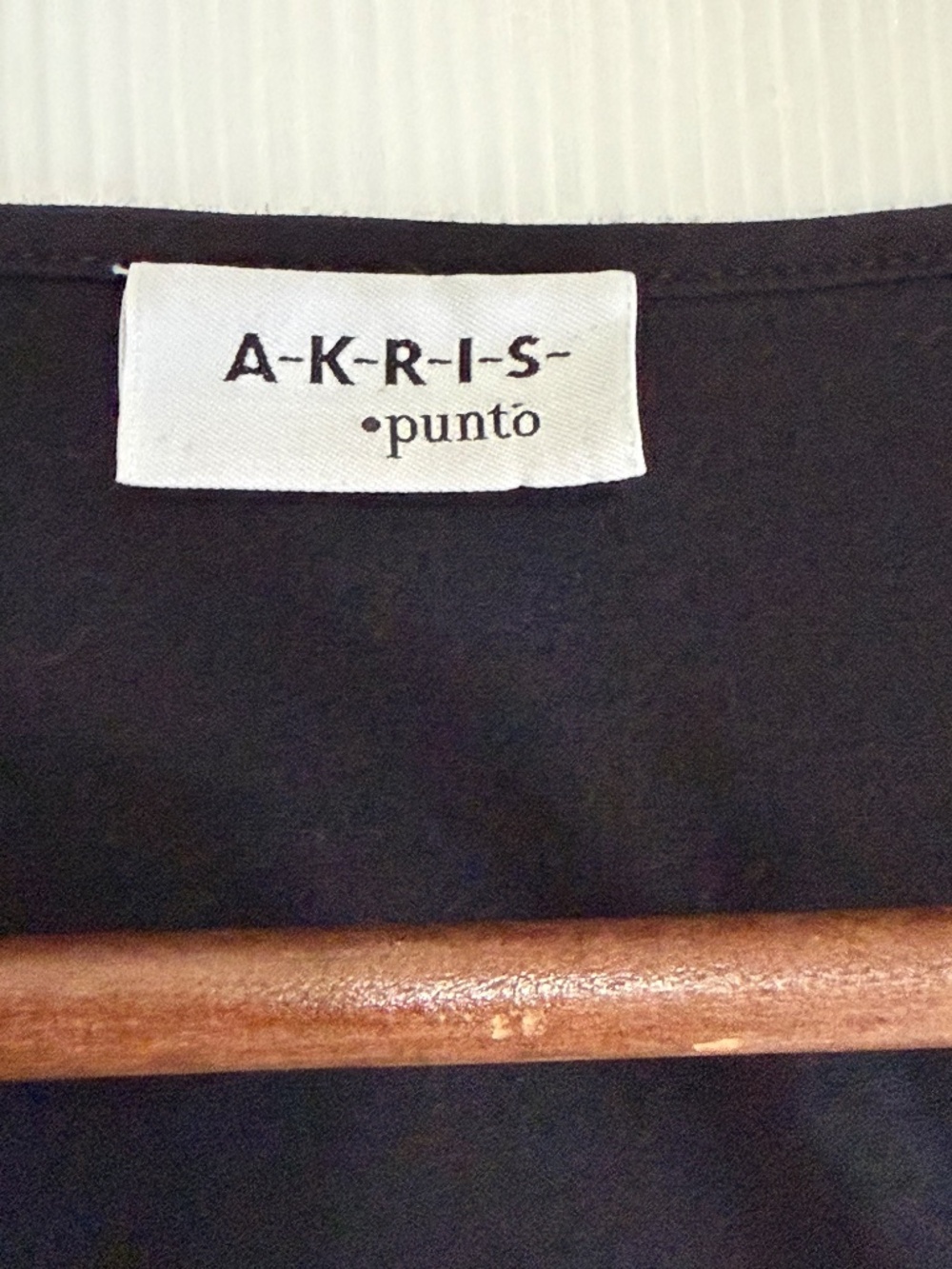 Akris Punto Black Scoop Neck 3/4 Sleeve Top Trim Detail Size US 6 - Picture 3 of 10